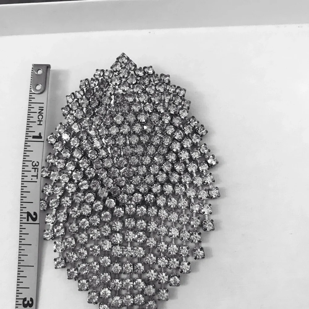 Ladies vintage Silver tone rhinestone broach pin - Picture 8 of 12